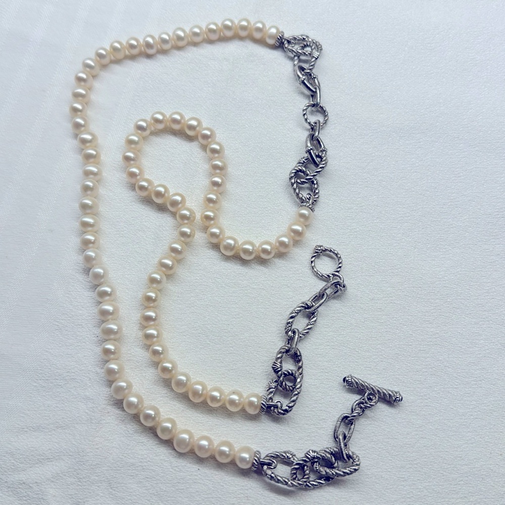 Authentic Judith Ripka pearl and silver necklace